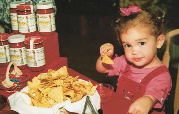 Here’s Somáh posing with jars of my homemade salsa. Kids in New Mexico start early… 🌶️