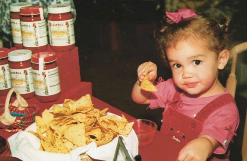 Here’s Somáh posing with jars of my homemade salsa at the NM State Fair NMDA Country Store. Pueblo children start early… 🌶️